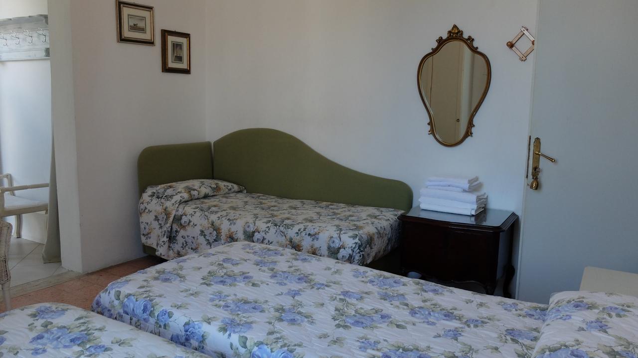 מרינה די פיאטרסנטה Villa La Fonte חדר תמונה