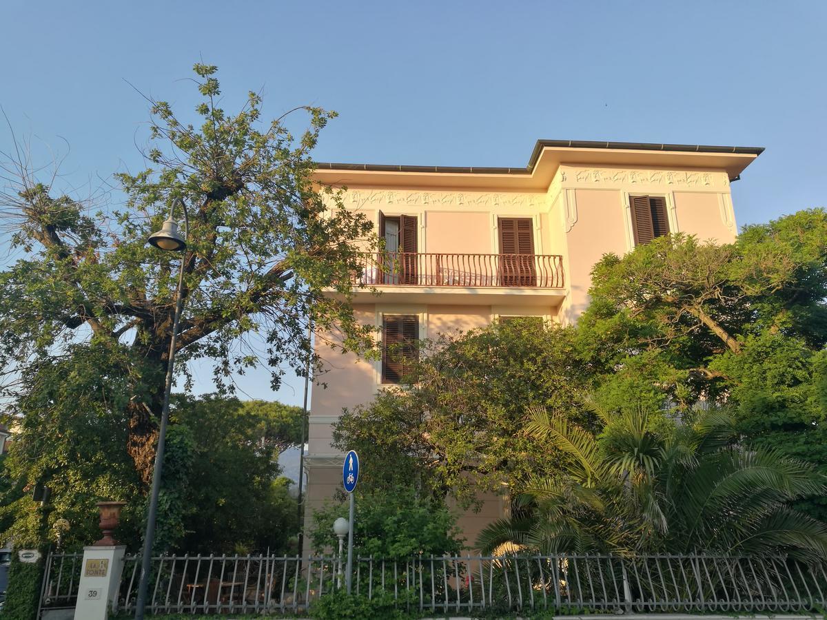 מרינה די פיאטרסנטה Villa La Fonte מראה חיצוני תמונה