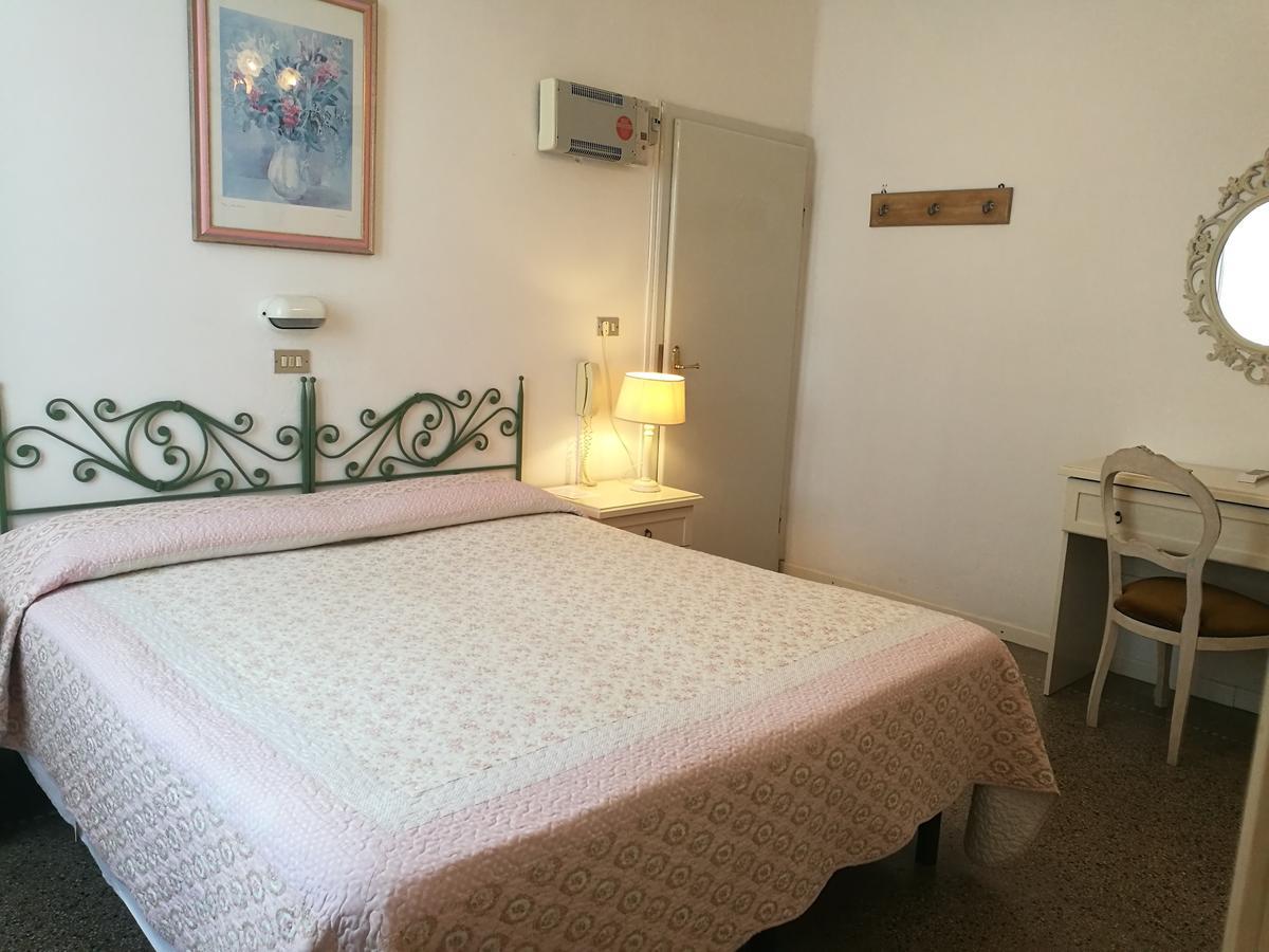 מרינה די פיאטרסנטה Villa La Fonte מראה חיצוני תמונה
